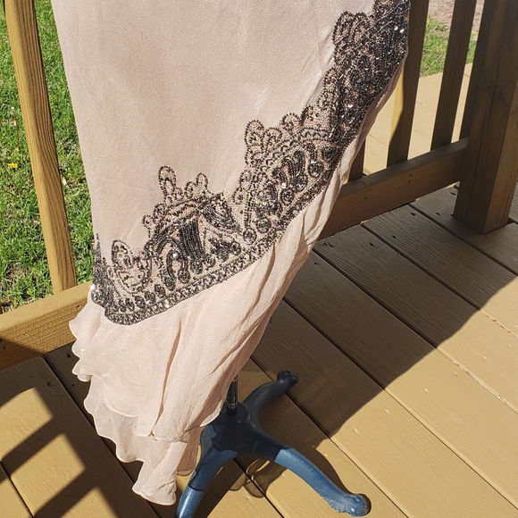 NWT Adrianna Papell Formal Beaded Dress
Run small - Picture 3 of 15